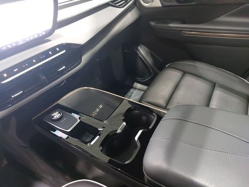 Used 2025 Buick Enclave Avenir w/ Super Cruise Package image 28