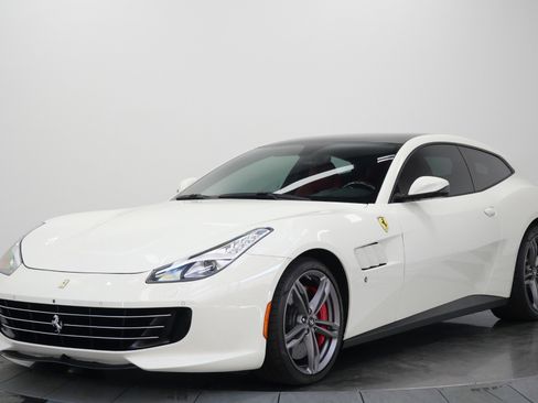 Used 2017 Ferrari GTC4Lusso AWD/4WD image 5