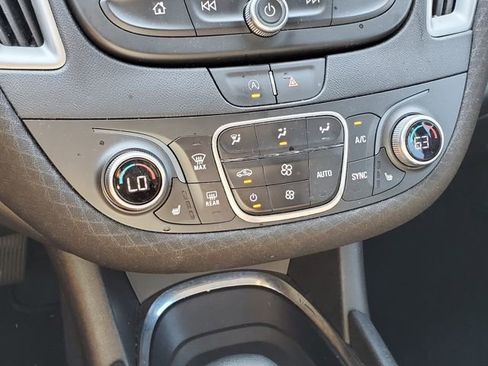 Used 2022 Chevrolet Malibu LT image 25