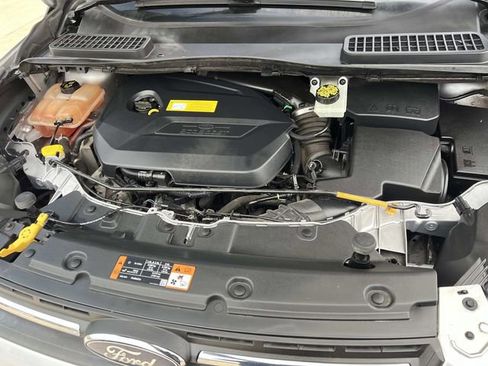 Used 2015 Ford Escape SE w/ SE Chrome Package image 11