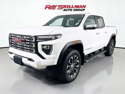 Used 2025 GMC Canyon Denali AWD/4WD image 3