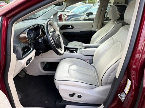 Used 2021 Chrysler Pacifica Limited w/ Premium & Safety Sphere Group AWD/4WD image 11
