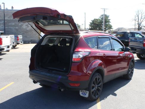 Used 2018 Ford Escape SE w/ SE Sport Appearance Package AWD/4WD image 7