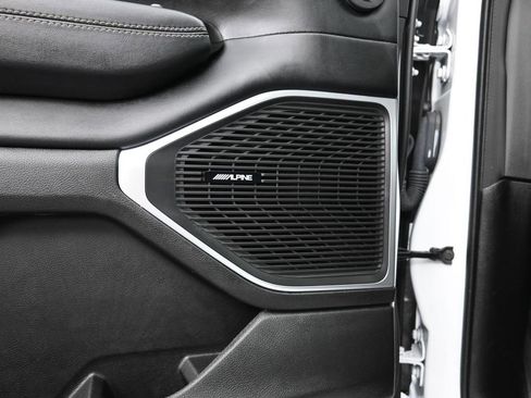 Used 2024 Jeep Wagoneer Series II w/ Flexible Seating Group image 13