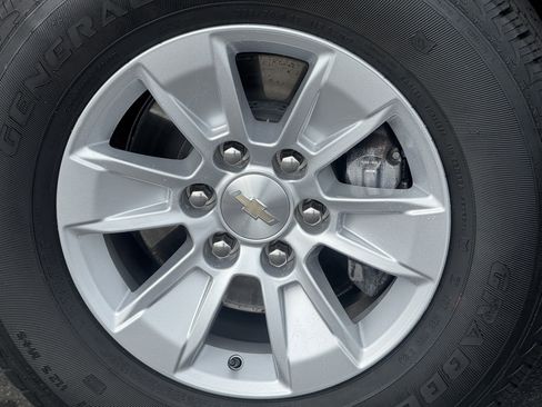 Used 2022 Chevrolet Silverado 1500 LT image 8