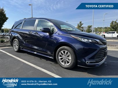 Used 2021 Toyota Sienna XLE