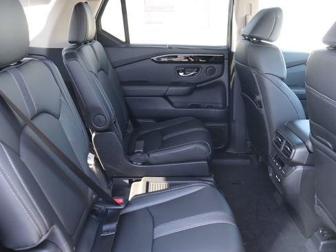 Certified 2025 Honda Pilot EX-L image 17