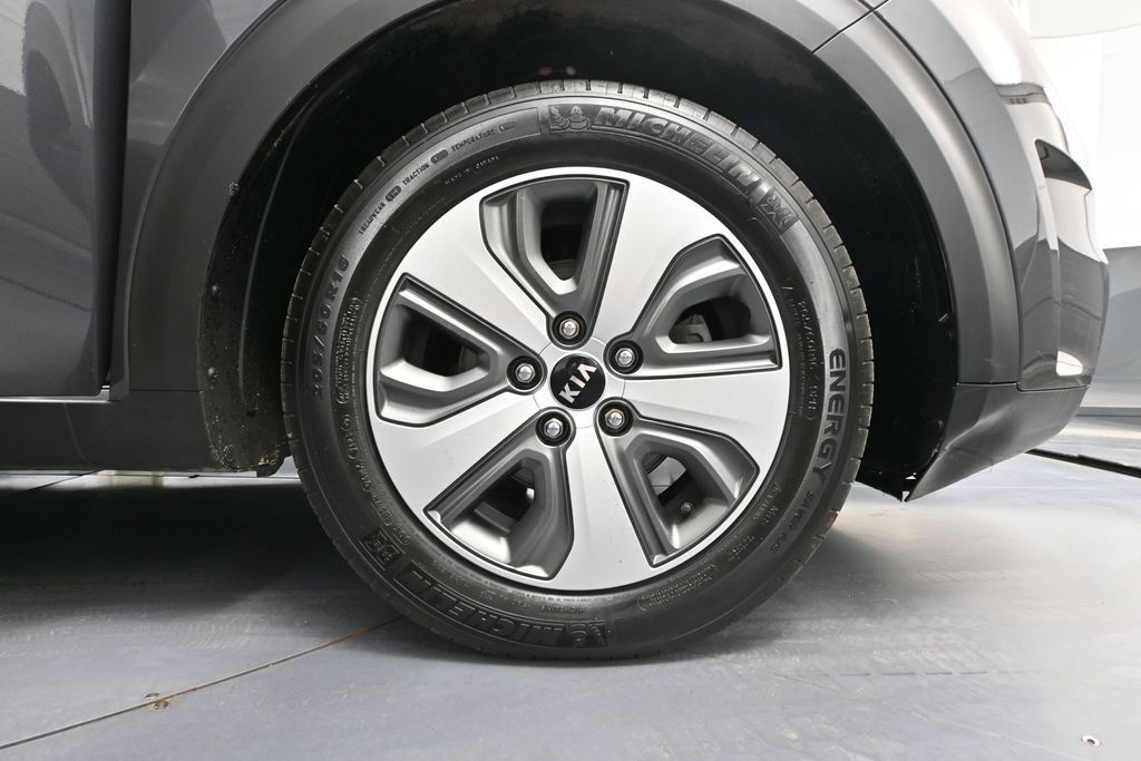 Used 2019 Kia Niro EX FWD image 12