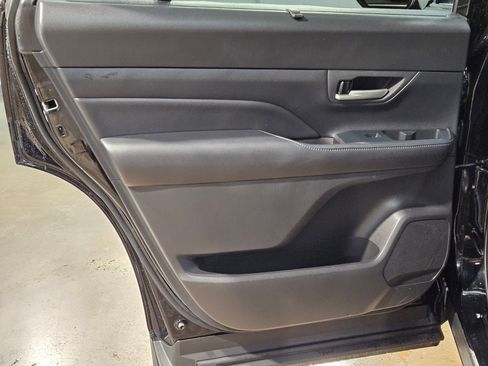 Certified 2025 Toyota Grand Highlander AWD image 33