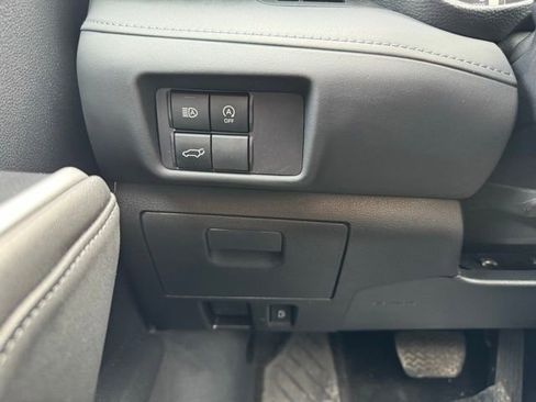 Used 2023 Toyota Highlander XLE image 34