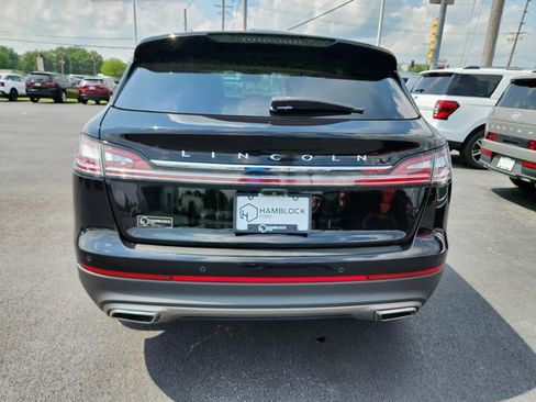 Used 2022 Lincoln Nautilus Reserve image 6