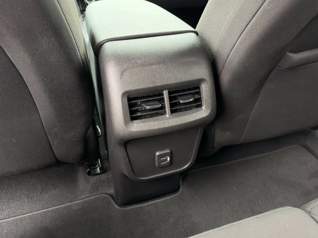 Used 2023 Chevrolet Equinox LT FWD image 36