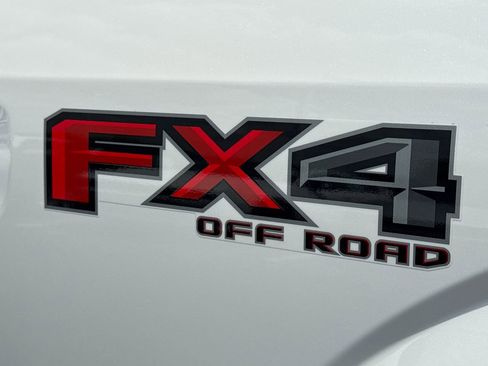 Used 2018 Ford F150 Lariat w/ Equipment Group 502A Luxury AWD/4WD image 10