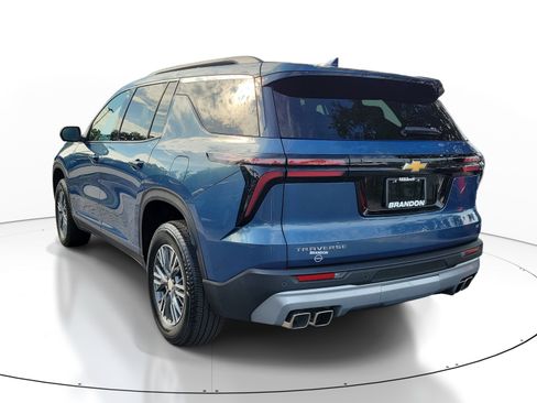 Used 2024 Chevrolet Traverse LT w/ LPO, Floor Liner Package FWD image 5
