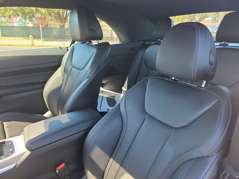 Used 2025 BMW 430i Convertible image 19