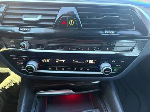 Used 2019 BMW 530i xDrive w/ Premium Package AWD/4WD image 19