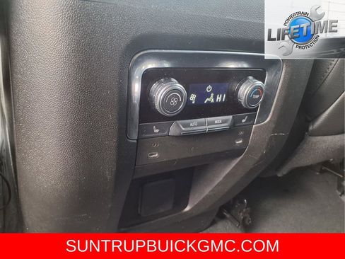 Used 2025 GMC Yukon Denali image 32