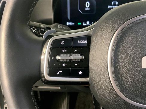 Certified 2025 Kia Sorento SX Prestige AWD/4WD image 17