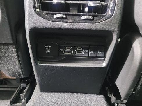 Used 2023 Jeep Grand Cherokee Limited image 32