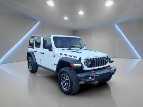 Used 2025 Jeep Wrangler Unlimited Rubicon AWD/4WD image 1