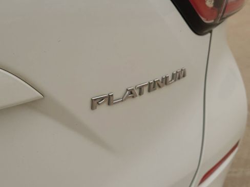 Used 2017 Nissan Murano Platinum w/ Platinum Technology Package FWD image 7