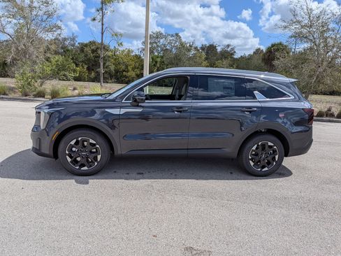 New 2026 Kia Sorento S FWD image 8