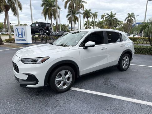 Certified 2025 Honda HR-V LX image 4