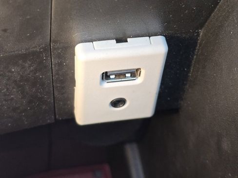 Used 2016 Chevrolet Equinox LT w/ Convenience Package image 9