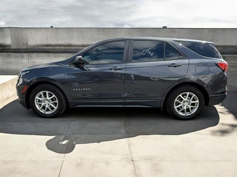 Used 2022 Chevrolet Equinox LS image 4