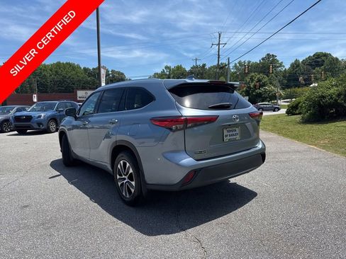 Certified 2020 Toyota Highlander XLE FWD image 3