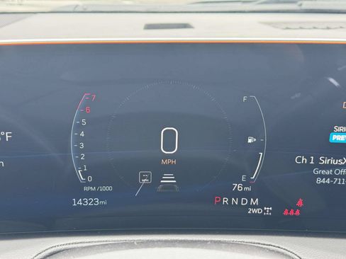Used 2025 Cadillac XT4 Premium Luxury AWD/4WD image 19