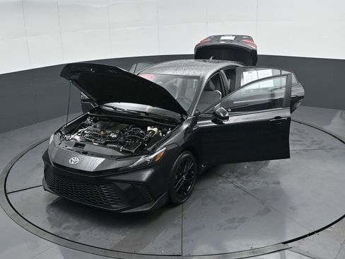 Used 2025 Toyota Camry SE image 48