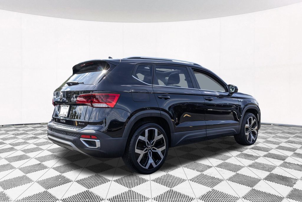 Certified 2023 Volkswagen Taos SEL AWD/4WD image 10