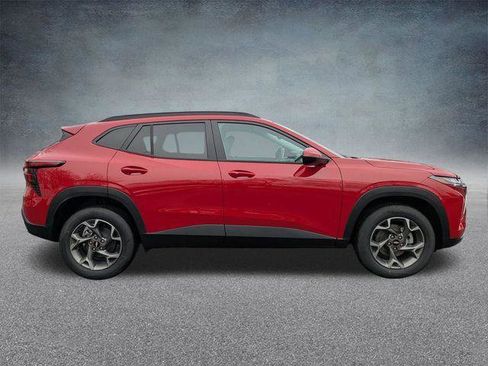 New 2026 Chevrolet Trax LT w/ Sunroof Package image 3