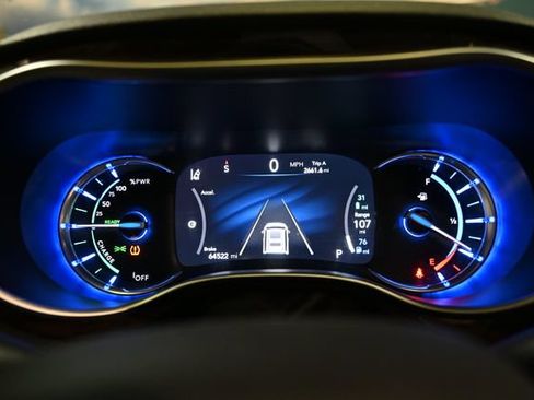 Used 2023 Chrysler Pacifica Limited FWD image 40
