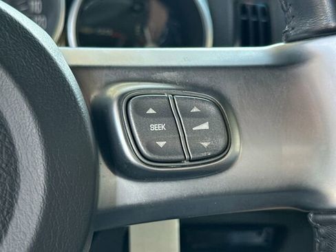 Used 2004 Chevrolet SSR w/ Preferred Equipment Group image 24