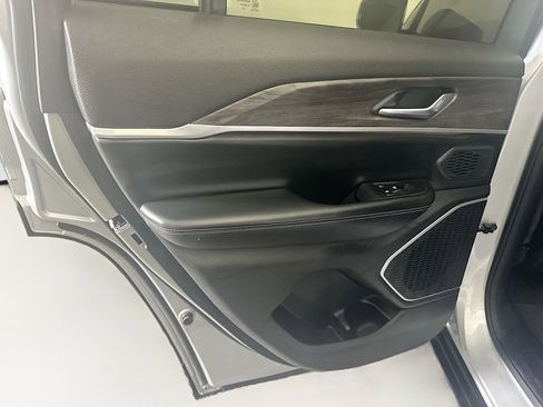 Used 2023 Jeep Grand Cherokee 4WD 4xe image 28