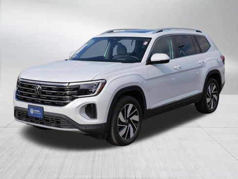 Certified 2025 Volkswagen Atlas SEL image 3