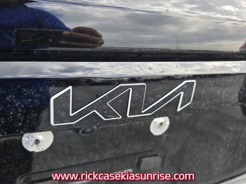 Used 2024 Kia Niro EX FWD image 9
