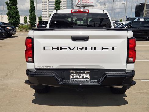 Used 2024 Chevrolet Colorado Z71 w/ Z71 Convenience Package 2 AWD/4WD image 6