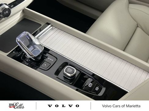 New 2026 Volvo XC60 B5 Ultra w/ Protection Package Premier image 21