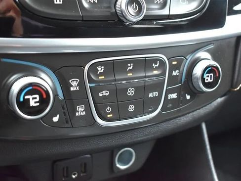 Used 2019 Chevrolet Traverse LT w/ LPO, Floor Liner Package AWD/4WD image 26