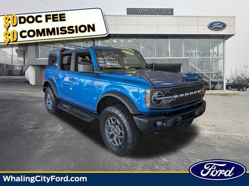 Certified 2025 Ford Bronco Badlands AWD/4WD image 1