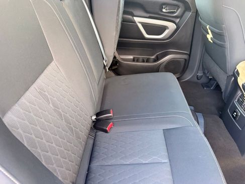 Used 2018 Nissan Titan SV w/ SV Convenience Package AWD/4WD image 12
