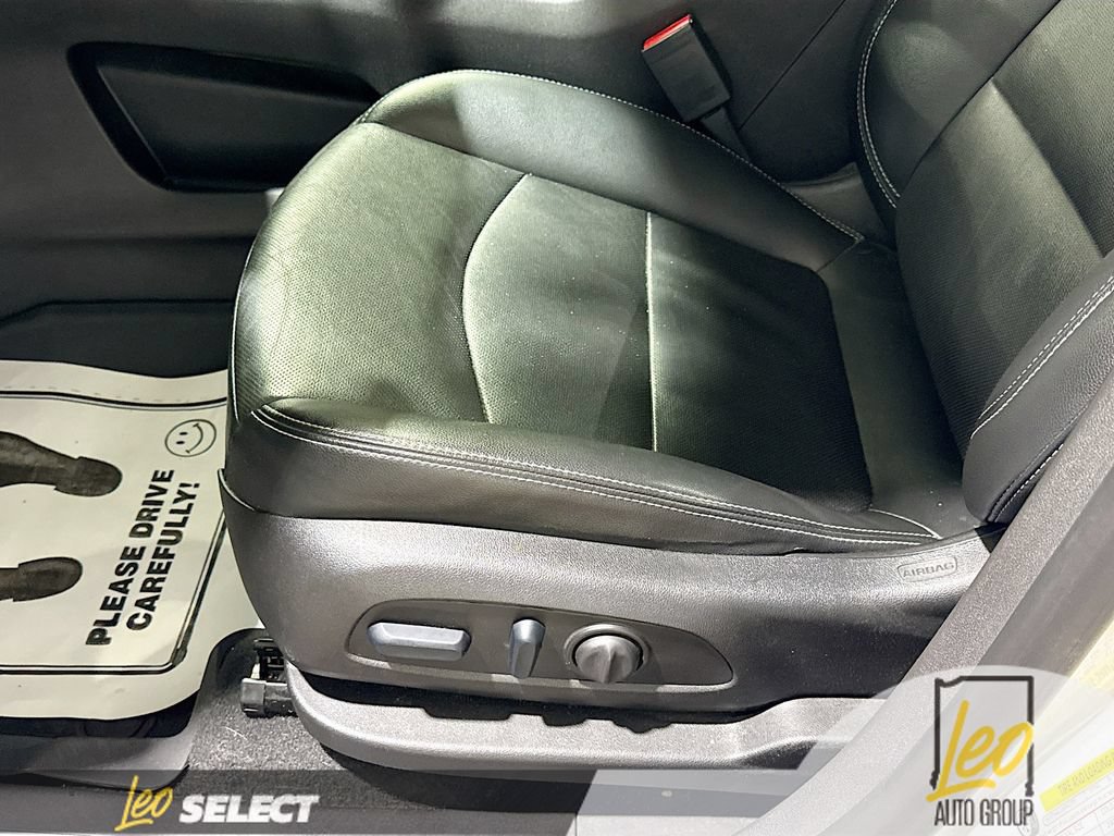 Used 2024 GMC Terrain SLT w/ LPO, Floor Liner Package AWD/4WD image 21