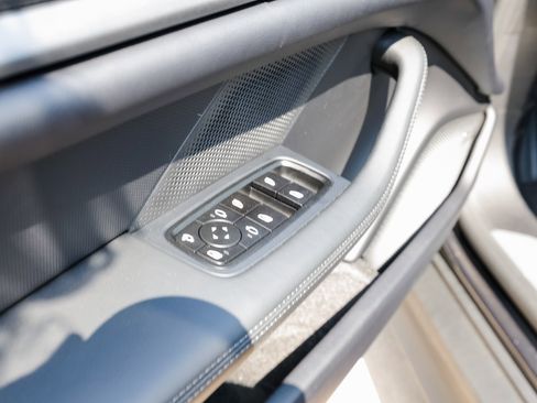 New 2025 Porsche Taycan image 23