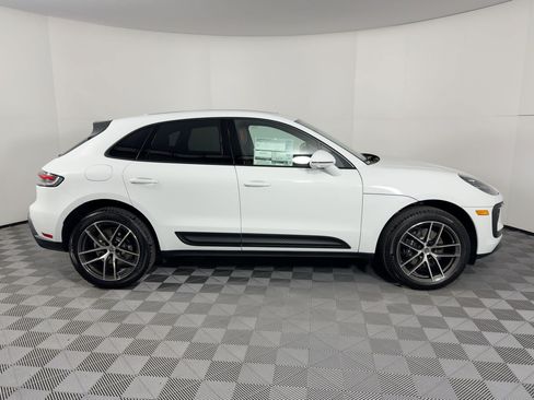 Used 2026 Porsche Macan AWD/4WD image 8