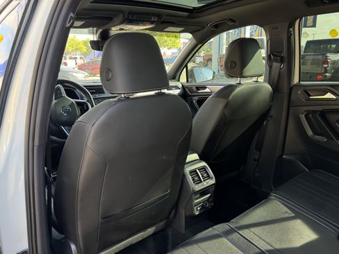 Used 2023 Volkswagen Tiguan SE R-Line image 12