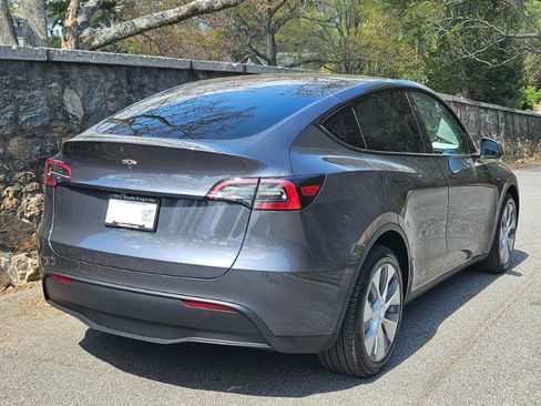 Used 2023 Tesla Model Y Long Range image 11