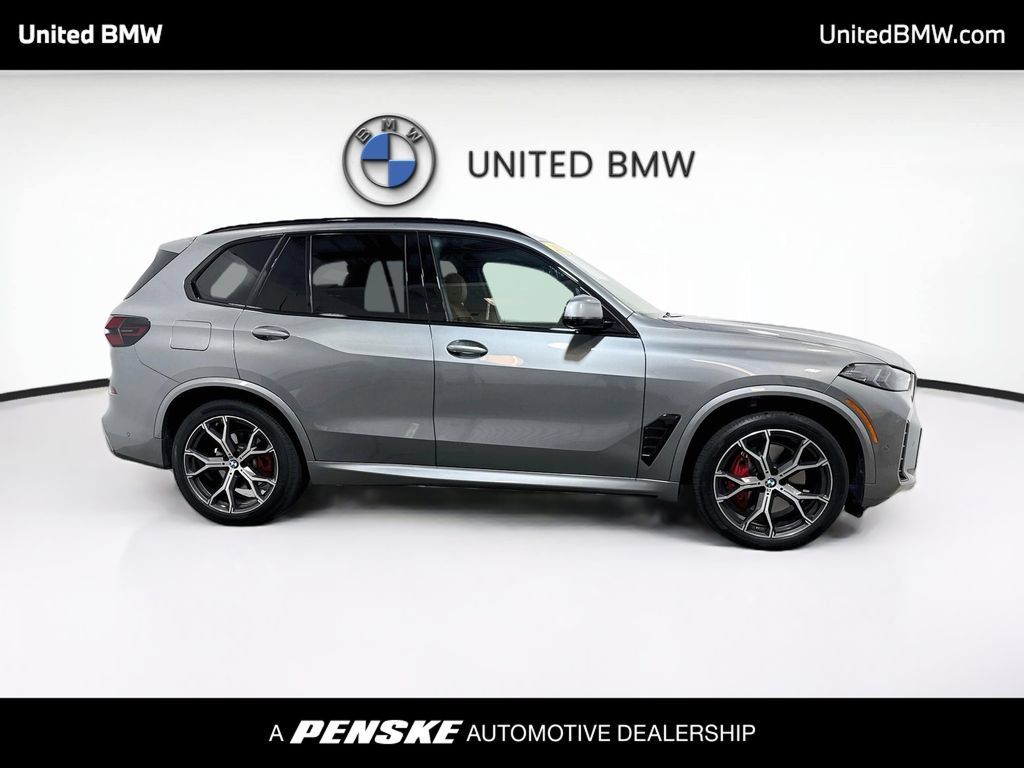 Used 2025 BMW X5 xDrive40i w/ M Sport Package AWD/4WD image 4